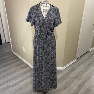 Chic Black and White Patterned Maxi Dress